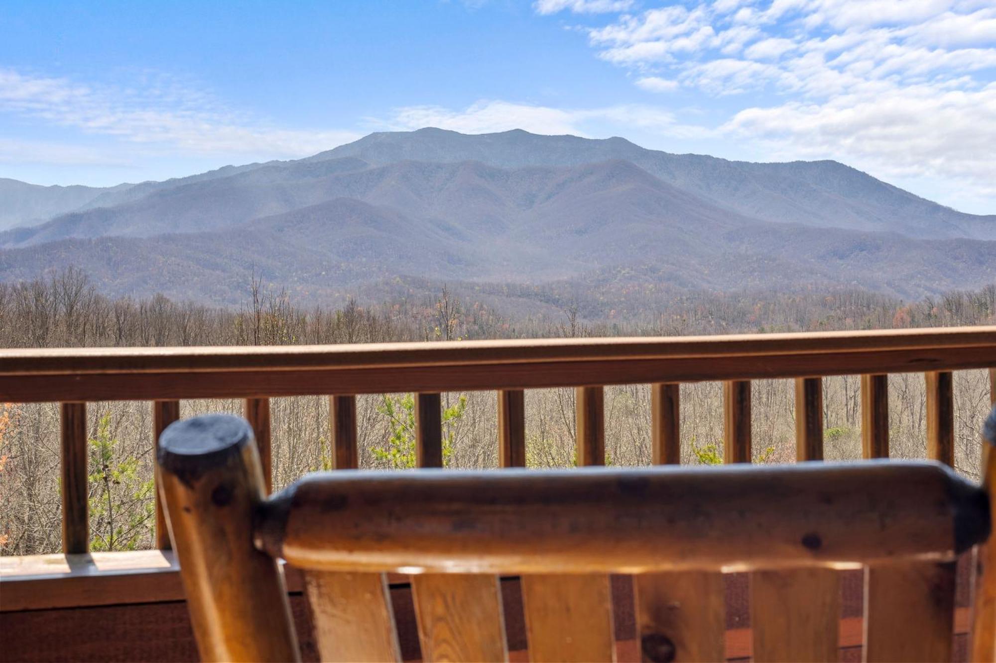 Stairway To Heaven Cabin By Staycating Gatlinburg Exterior photo