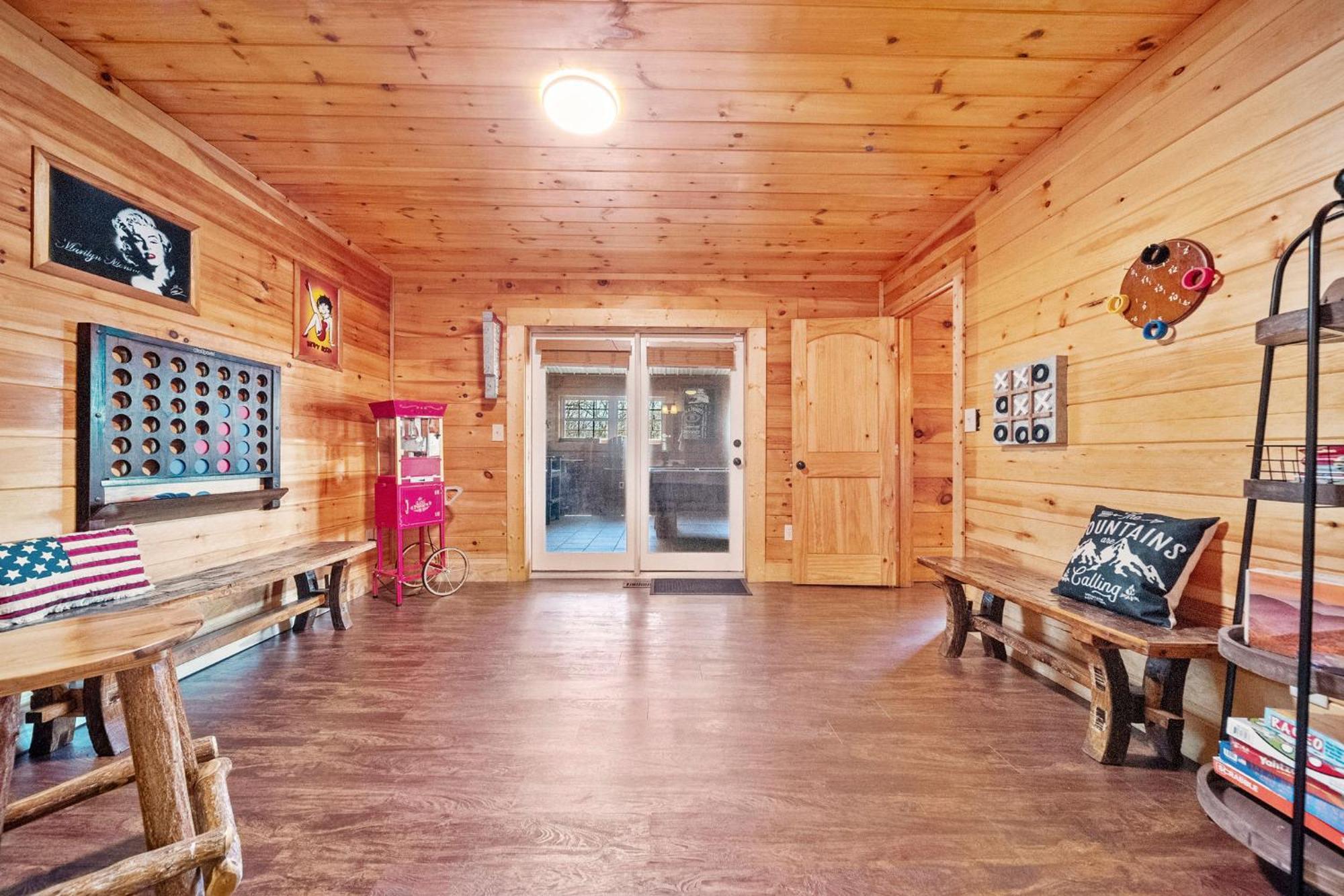 Stairway To Heaven Cabin By Staycating Gatlinburg Exterior photo