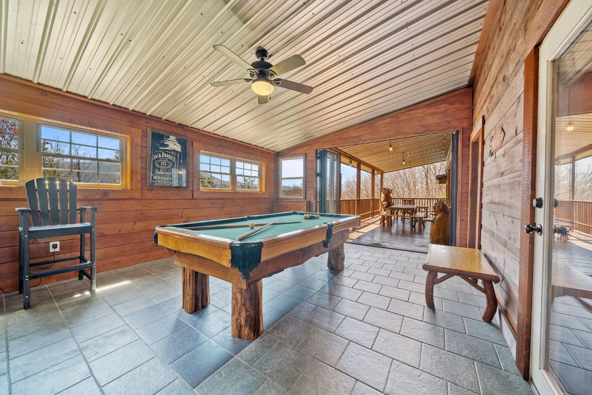 Stairway To Heaven Cabin By Staycating Gatlinburg Exterior photo